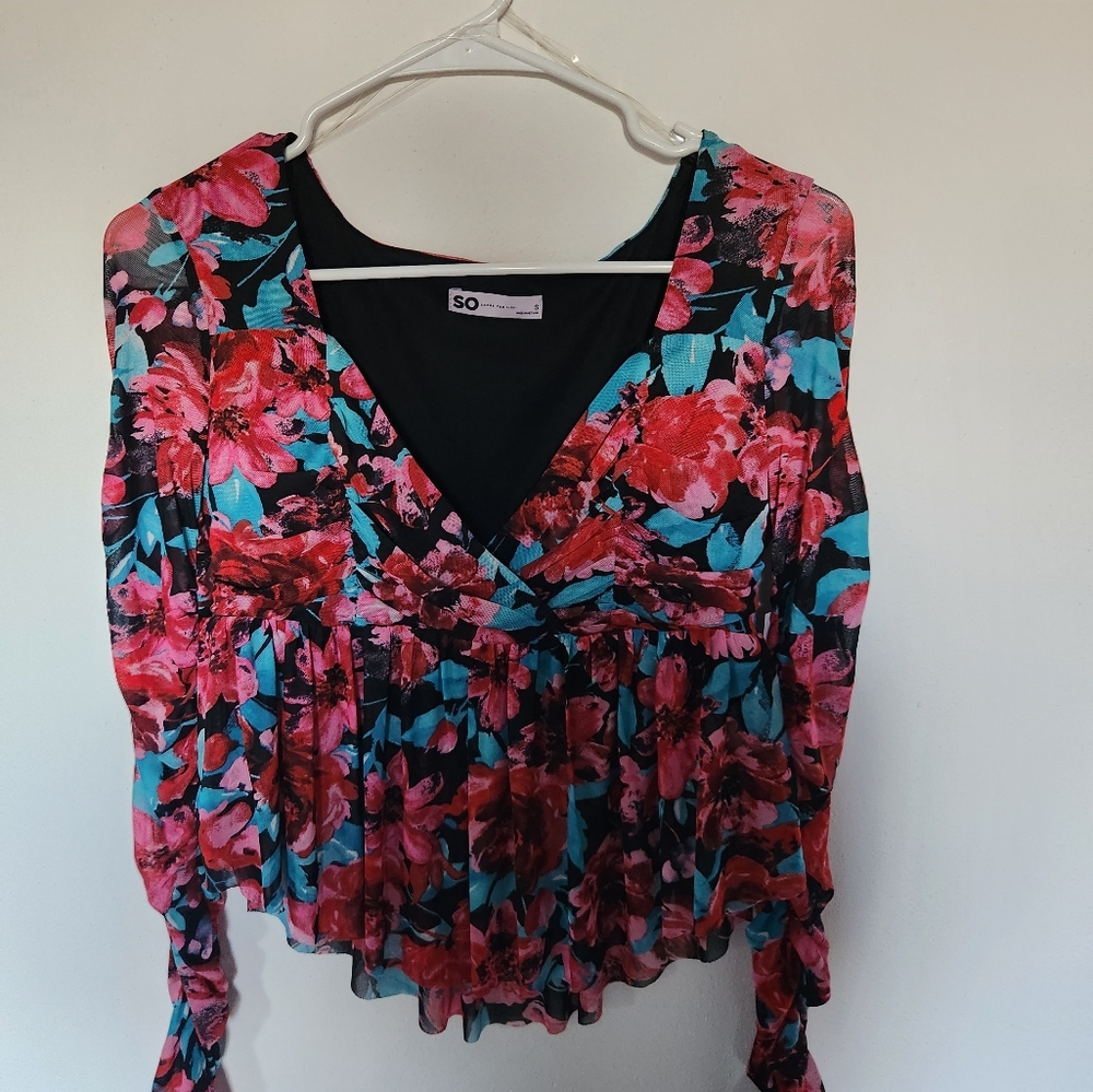 Long sleeve floral top